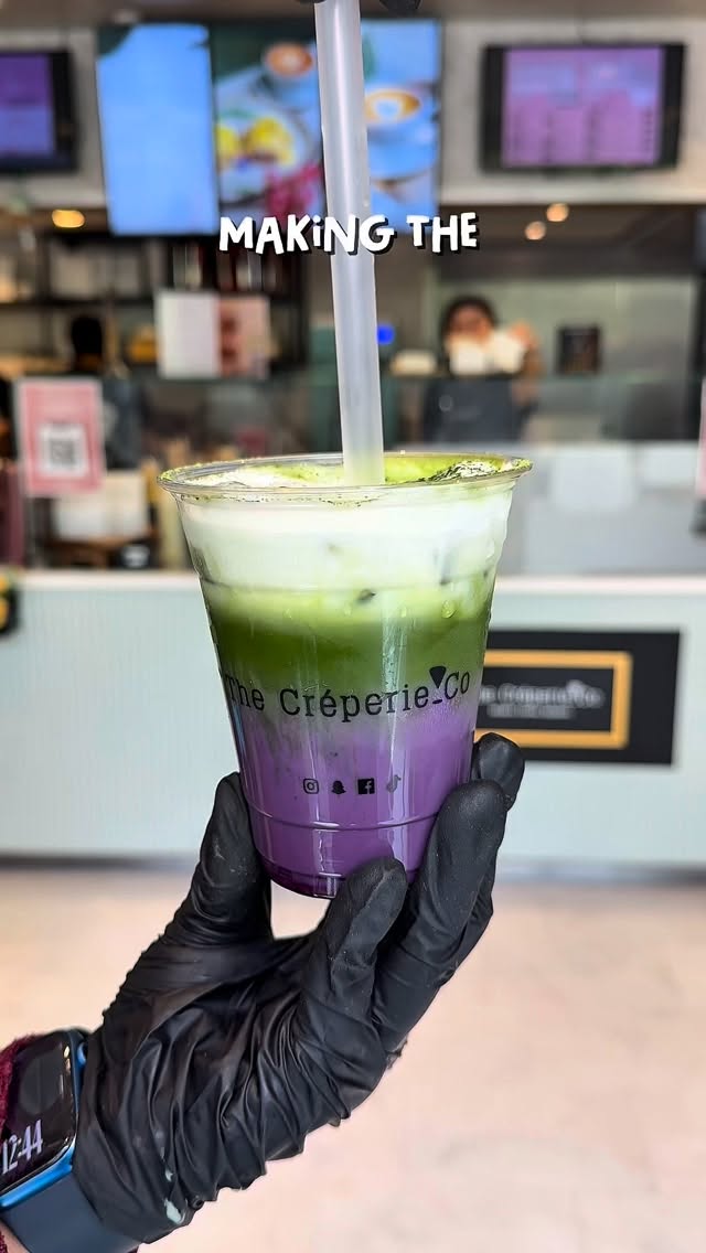 Watch us make Manchester’s BEST Ube Matcha!
It’s been everywhere, but trust us, this one will be your favourite!🫶
Never tried Ube? Now’s your sign! Try it from TOMORROW at The Creperie Co!!💫
#Creperie #CreperieCo #Matcha #MatchaLover #UbeMatcha