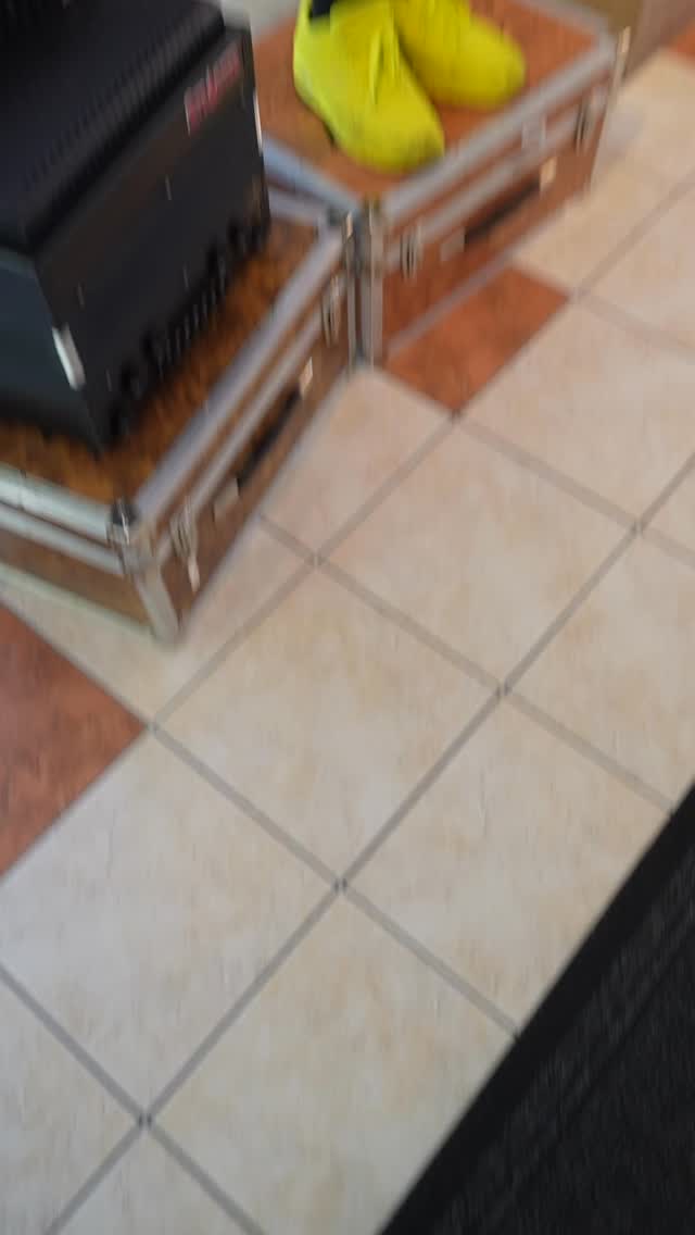 Heidis Welt sind die Berge 🏔️
Und unsere Welt ist die Musik 🎶
Darum: Schreibt uns in die Kommentare, was ihr euch für nächste Woche wünscht! 👇✨
#musik #musicstore #zellamsee #harmonika #wunschkonzert