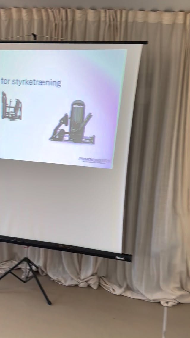 Et fuldstændig udsolgt foredrag om:
Styrketræning, proteinbehov og kreatin.
@hartvigengell @dorte.molgaard
#styrketræning #træning