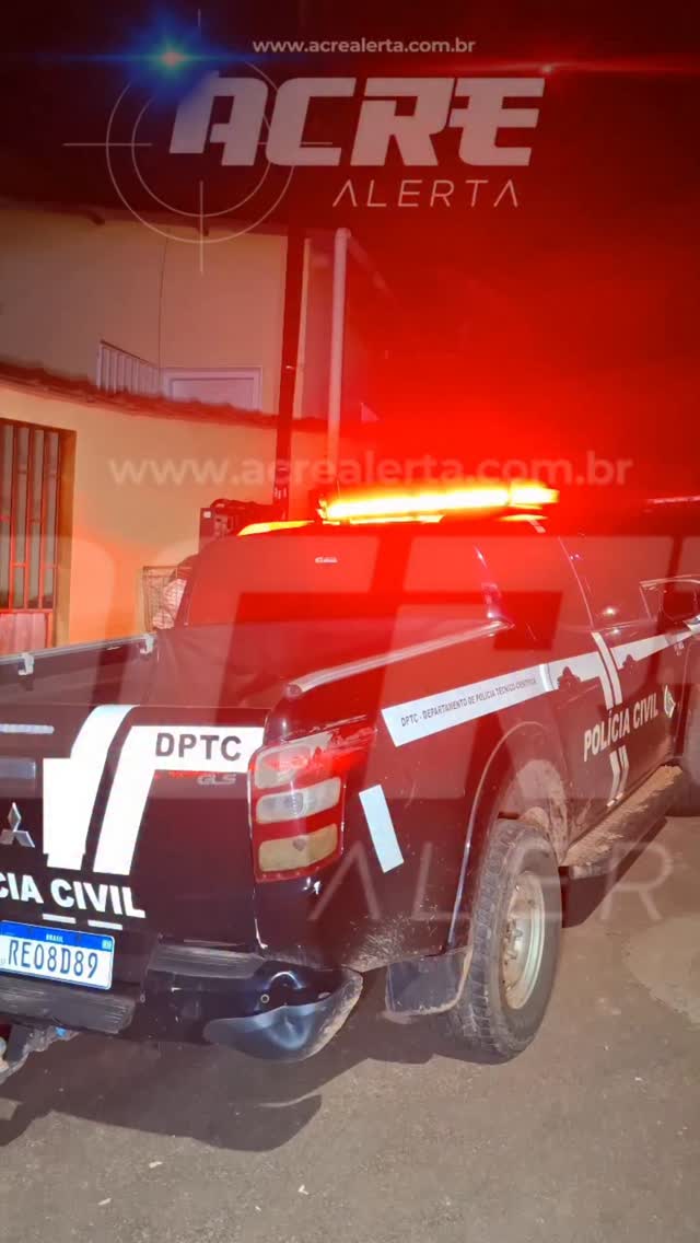Idosa de 89 anos morre carbonizada após incêndio em residência no bairro Montanhês, em Rio Branco
Uma idosa de 89 anos morreu carbonizada durante um incêndio registrado na madrugada desta segunda-feira (27), em uma residência localizada no bairro Montanhês, em Rio Branco.
De acordo com as primeiras informações, o Corpo de Bombeiros e o Samu foram acionados para atender a ocorrência, mas infelizmente a vítima já foi encontrada sem vida.
A suspeita inicial é que o fogo tenha começado por um problema na parte elétrica da casa, porém as causas do incêndio ainda deverão ser apuradas.
matéria completa no site www.acrealerta.com.br�
#RioBranco #Acre #Incêndio #Urgente #CorpoDeBombeiros SAMU Montanhês Notícia AcreAlerta PlantãoPolicial Tragédia Segurança OcorrênciaPolicial NotíciasDoAcre