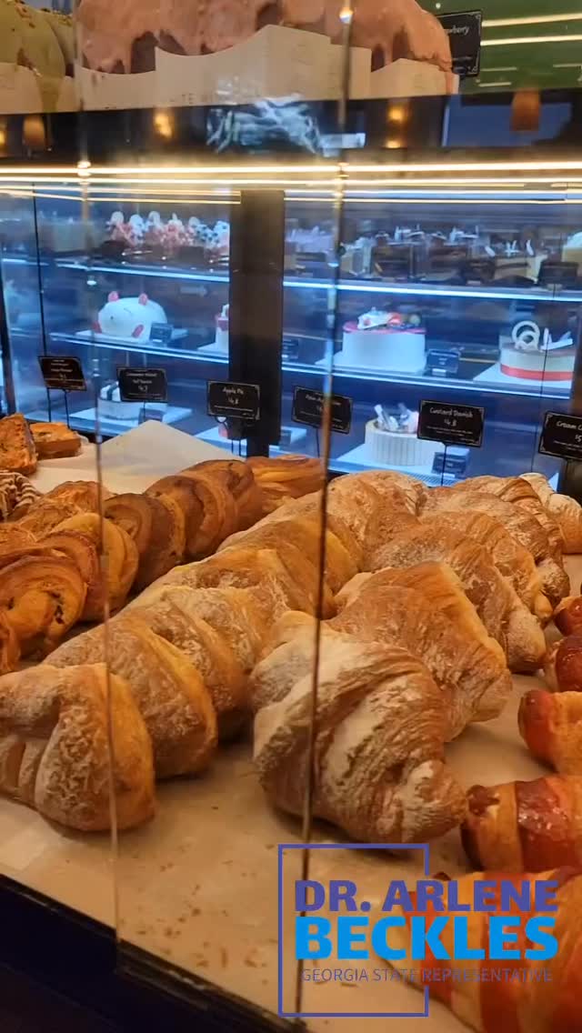 London Fog, Hot breakfast bagel sandwich, Mango Smoothie with Boba! #hd96 #gwinnettcounty #smallbusinesssupport