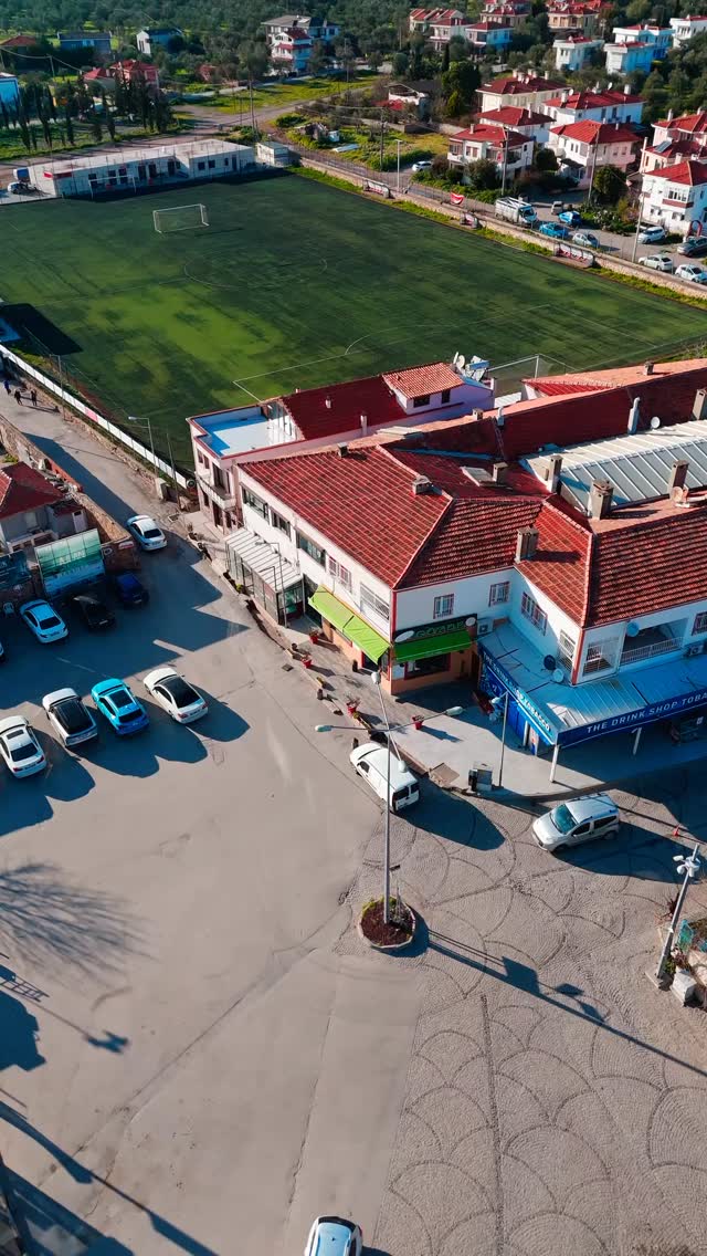 Cunda’dan gelen doğallık.
Zeytinden sabuna, her detayda özen.
Her üründe aynı sadelik, aynı kalite 😌
#cundagözde #cunda #yoresel #zeytinyağı #doğalürünler