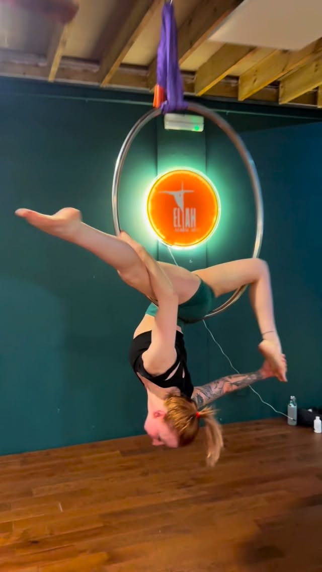 New Studio Toy ⭕️✨
Want to play, build strength & flexibility?
Join Us Now!
Comment “Play” to become part of the ELIAH community
#aerialhoop #aerialclasses #hampshire #beginneraerial