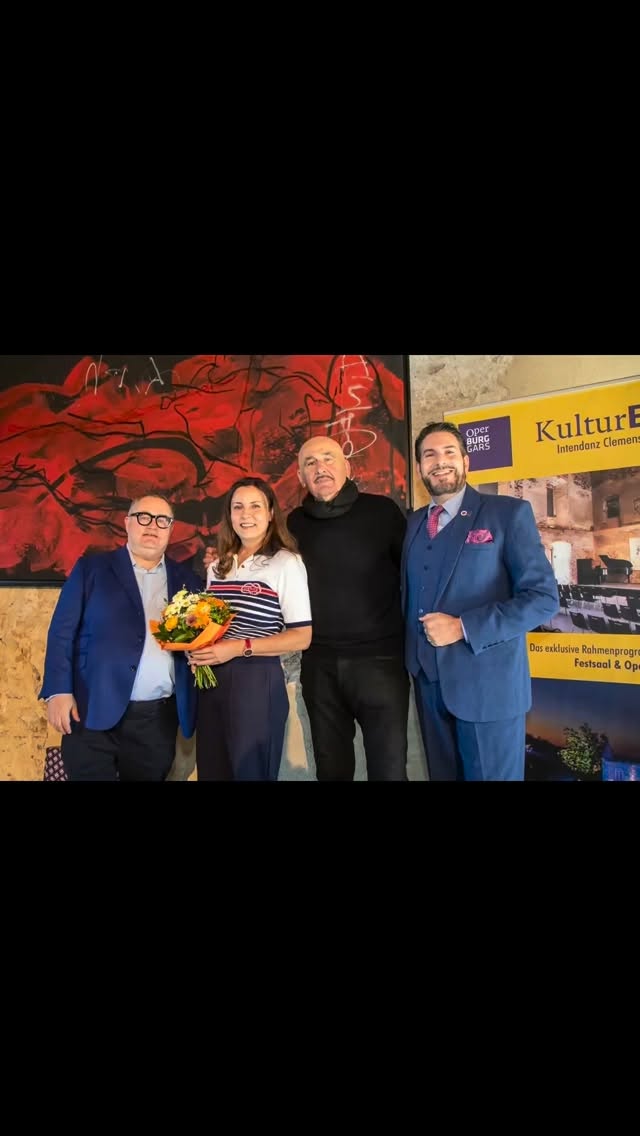 Die FESTSPIELE in Gars haben begonnen 🤩🎶 egal ob KunstBURG - OPER - KulturBURG - EventBURG - da ist wirklich für ALLE was dabei 🏰 kommt vorbei und genießt unser Programm nur 60 Minuten von Wien entfernt 👋 www.operburggars.at ℹ️
📸 Copyright Jürgen Hammerschmid | NEWS | KURIER | NÖN \ Mein Bezirk | HEUTE | CU | OBG
@clemensunterreiner @operburggars_official @klavierhausfoerstl @raiffeisenbankwvmitte