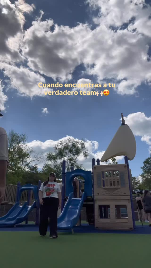 Sin red de apoyo, sin manual… solo nosotros aprendiendo a ser team 🫶🤍
Y aun en medio del caos, seguimos eligiéndonos como equipo.
Etiqueta a tu verdadero team ❤️
