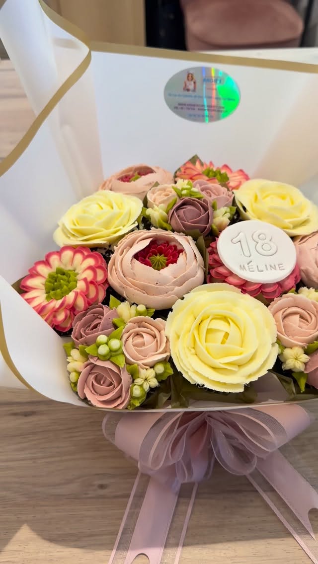 #angiescupcakes77 #bouquetdecupcakes #cupcakesfleurs #patisserietrompeloeil