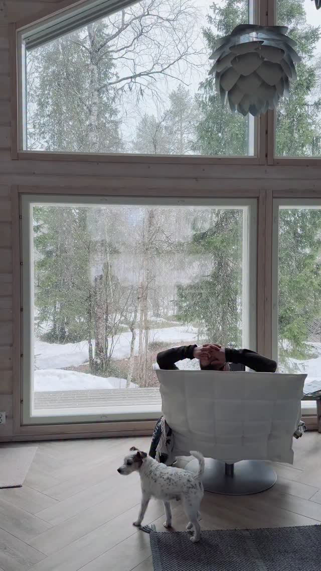 Snowing again❄️❄️❄️ and even sun came out! Beautiful 🥰
Mother Nature is incredible🤍
#visitlapland #levilapland #lapland