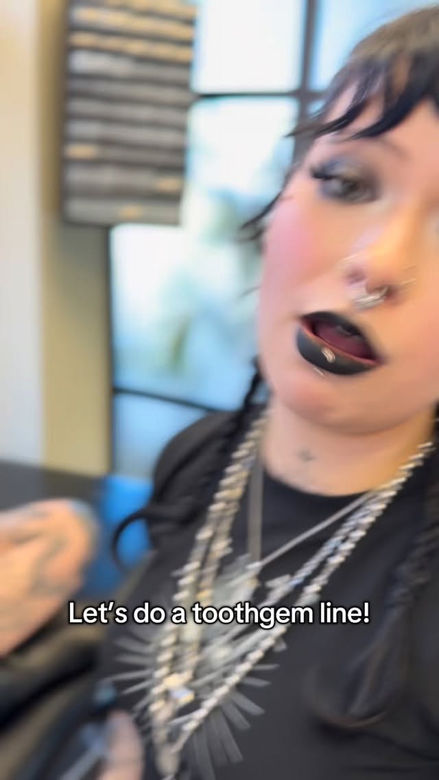 Let’s do a tooth gem line with @pleaseinsertpiercing for @piercedbylottie
To book just click the link in bio babes 😘✌️
#toothgem #toothgemtechnician #toothgemdesigns #piercingstudio #kingstonuponthames