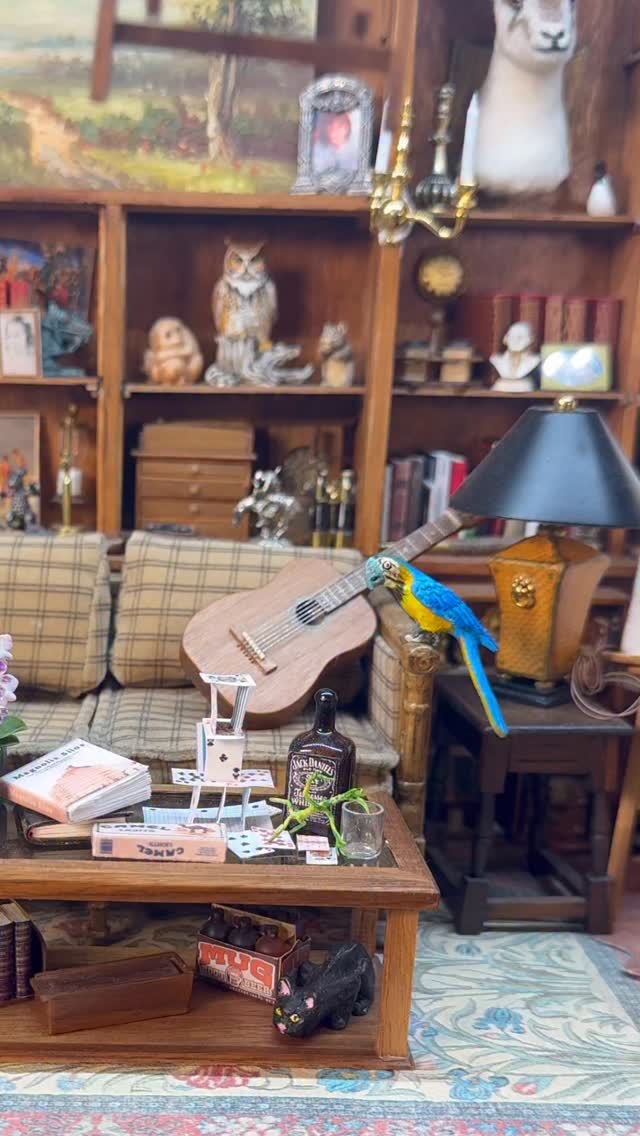 Folding wood slat chairs by Jeff Swim @doodlerwoodworking #swoon #dollhouse #miniature