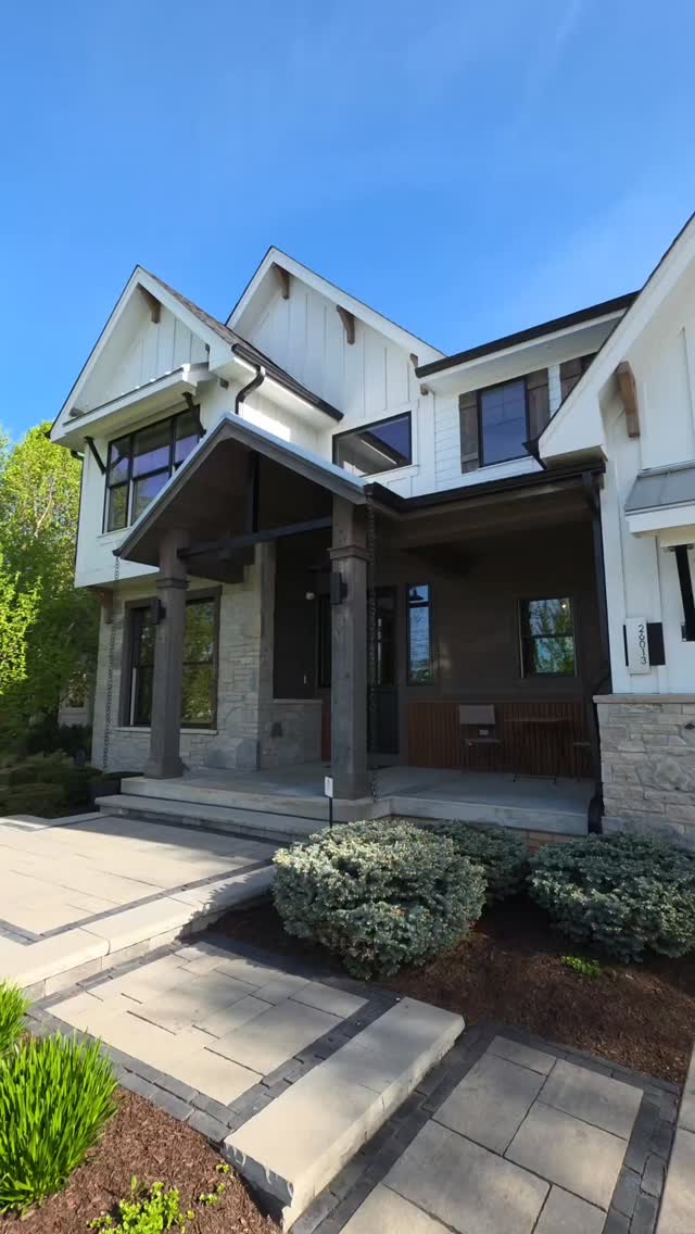 Luxury new construction in Plainfield, IL.
Would you pay this for the location + build quality?
š² Text āJFranklinā to 85377 to explore homes near you
#ChicagoSuburbs #LuxuryLiving #HomeTour #RealEstateLife #DreamHome