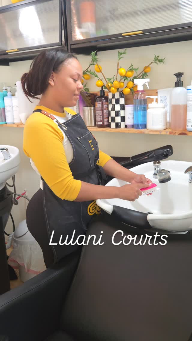 Meet Lu our newest Salon Crie Team member and Newest Salon Crie Fellow. We are truly grateful for her presence at Salon Crie, having her has been an absolute joy.
#SalonCrie
#TeamCrie
#TeamSalon
#crewlove
#ConceptSalon