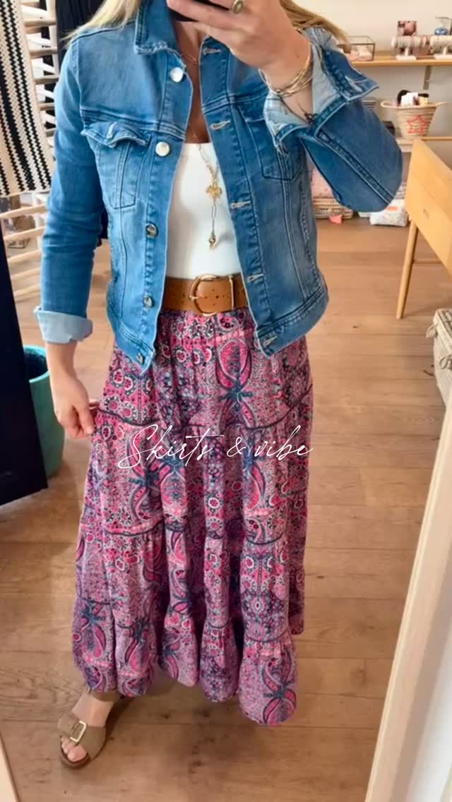 Voici notre sélection de jupes printanières toutes disponibles sur le site et en boutique :
1. Jupe Danke 119€ 2. Jupes Caliente corail ou marine 99€ 3. Jupe kola bleue 139€ 4. Jupe dentelle Victoria 65€ 5. Jupe Causette 139,95€ #jupes #skirts #mode #filledavrilboutique #lookoftheday