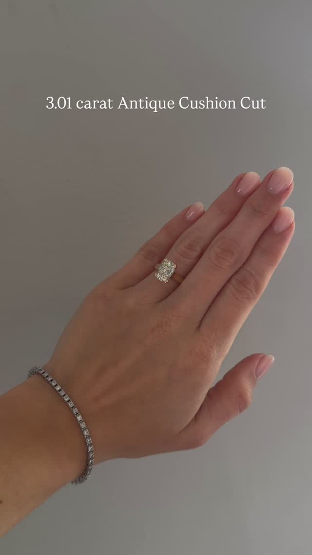 effortlessly chic, always
a recently finished 3.01ct antique elongated cushion, hand-selected for its soft L color and warm glow. SI1 clarity grade, chosen with intention, because we prioritize character, proportion, and life over perfection on diamond reports.
set in a double prong solitaire on a 4.25mm band: clean architecture, balanced weight, and designed to sit effortlessly on the hand.
a bespoke engagement ring, curated and designed in close collaboration with our client.
#foreverfiner #antiquediamond #elongatedcushion