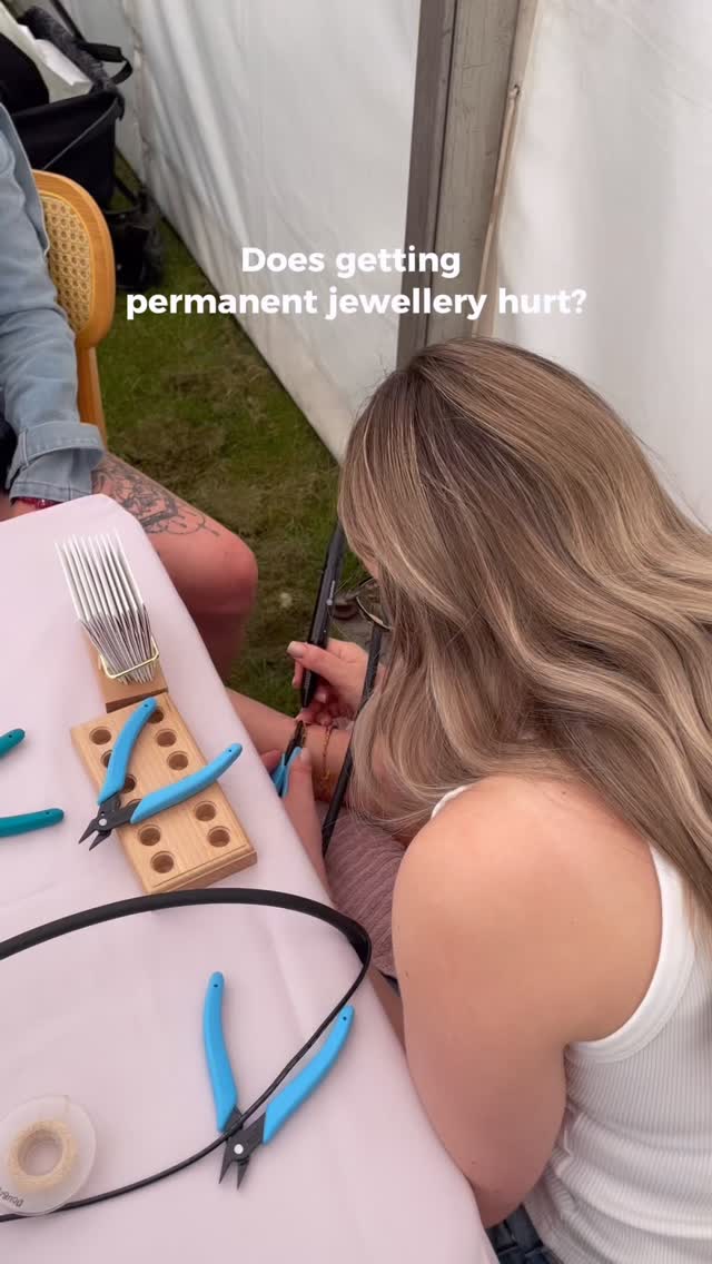 You asked… and yes, we get this question all the time: does getting permanent jewellery hurt? 🤕 Short answer… no 💫
There’s no piercing involved, no needles, nothing like that. We simply fit the chain to your wrist (or ankle) and use a quick, tiny weld to close the jump ring. You might see a little flash ✨ but you won’t feel it.
It’s actually one of the most relaxing, easy treatments to have done, which is why so many people come back for more pieces 💖 If you’ve been thinking about it, this is your sign to go for it ♾️
Permanent jewellery | Staffordshire business | myth | fact | trending | reel | jewellery