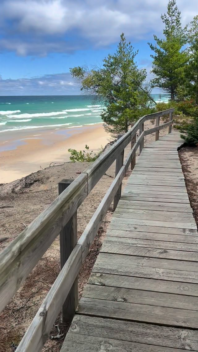 Hike Lake Superior with us (and Noah Kahan 😭) #greatlakes