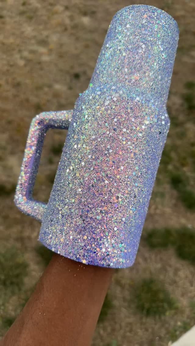 Let’s glitter up a Stanley Dupe .
Glitter: Mystic on Lavender Base
Shop for glitters, rhinestones, or products at www.Hesthatflyyguyydesignz.com
#glitter #giftshop #custommade #crafter #glittertumblers