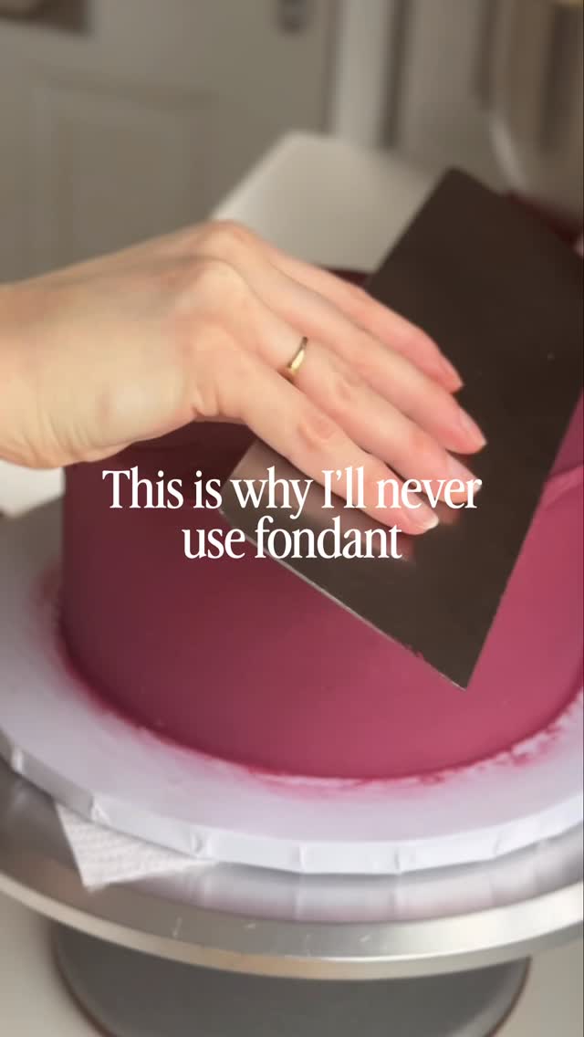 Teaching my full buttercream method in my guide. Coming soon.
Comment GUIDE and I’ll send you it as soon as it’s ready.