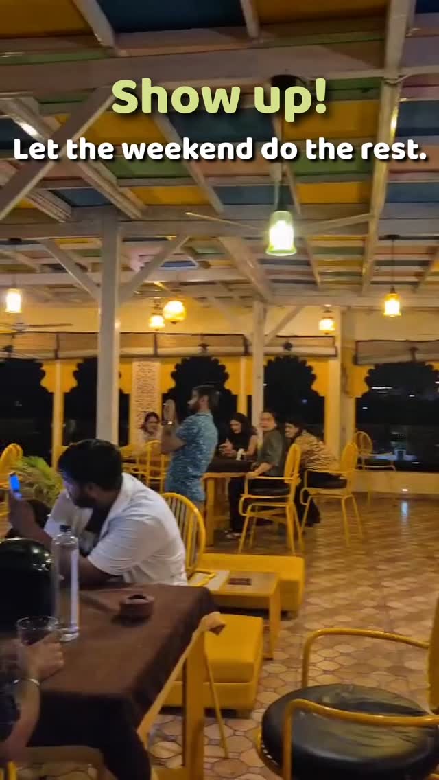 Udaipur evenings are the best 💃🏼🕺🏼
Good vibes, music, and stunning sunsets 🌅
Young Monk Hostel Udaipur Jaydurg Haveli 🏠
#youngmonkhostel #udaipur #udaipurdiaries #hostelsofindia