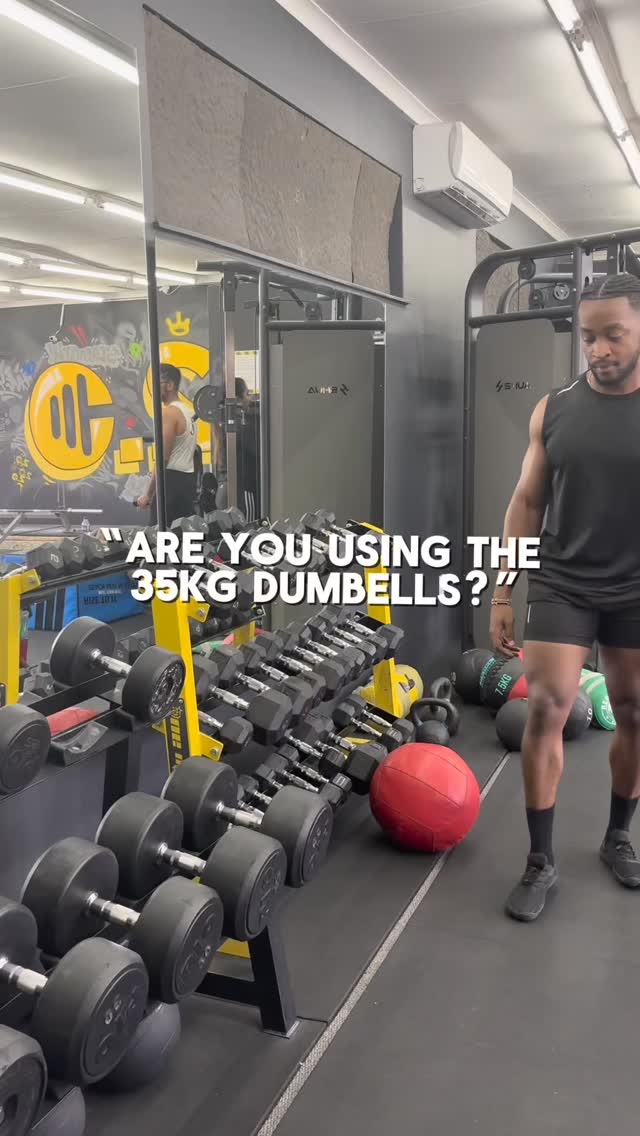 Well… this is awkward?
#relatable #gymhumor #fitness #strength #weightlifting