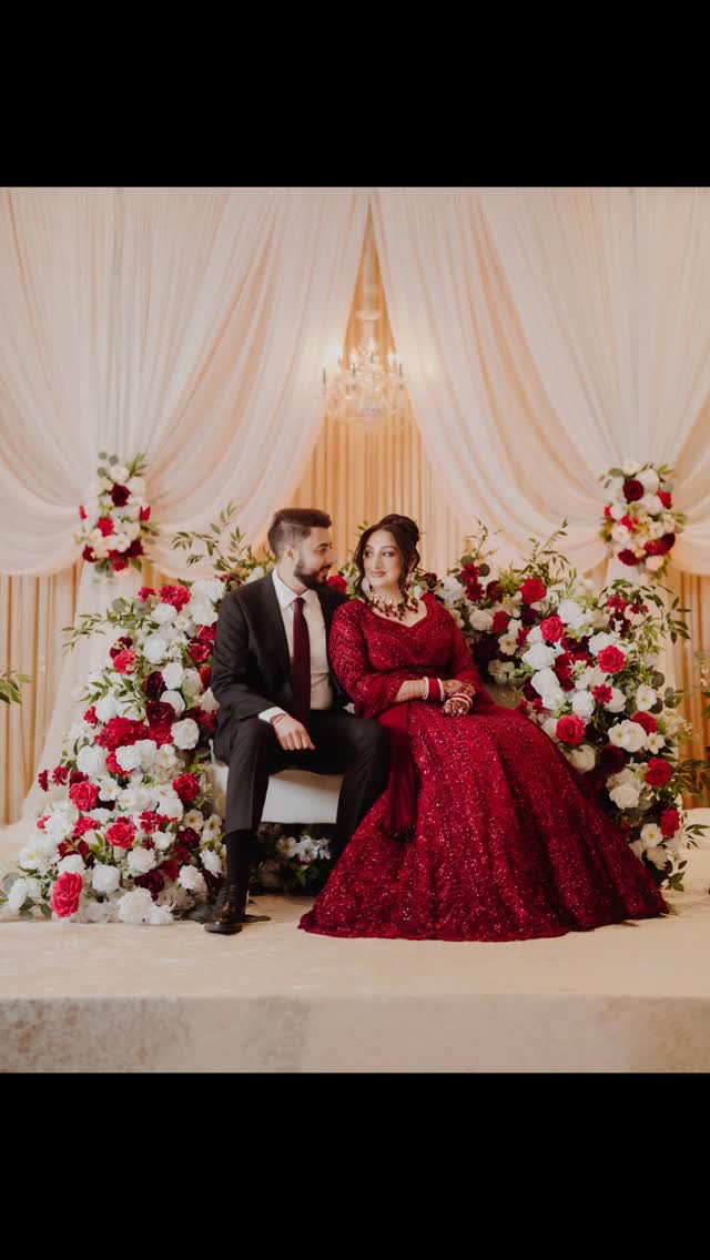 Our gorgeous bride Priya in her custom designed red reception outfit 🌹🌹
Outfit:@crossoverchicago
Planner:@dreameventsbysonya
Photography:@gaganharnav
Henna:@thebridalhenna
To design your bridal or partywear outfit
Email:mandeep@crossoverchicago.com