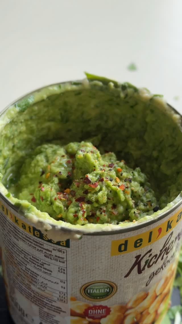 Wild garlic hummus quickly made within the tin
#foodforflexitarians #flexitarian #healthyfood #foodie #hummus