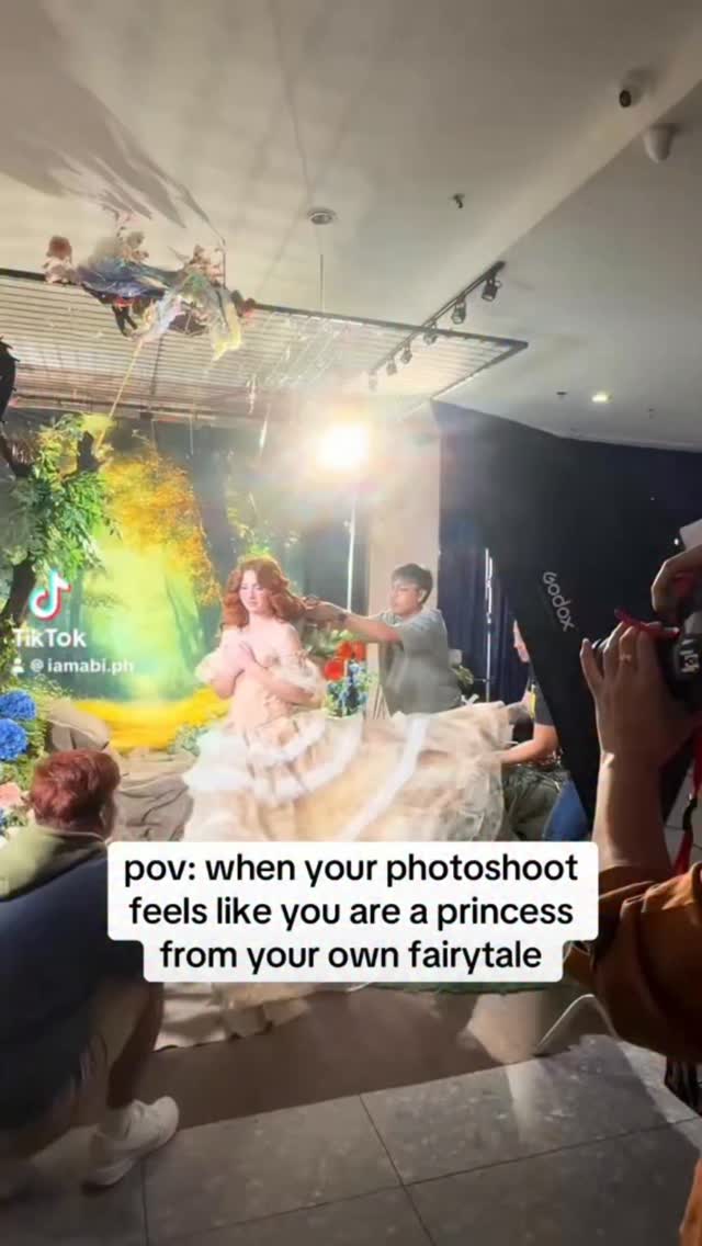 the behind the scenes deserve its own spotlight. this is how we make create. always from a place of love to the story.
#fineartphotography #photoshoot #creativephotography #predebut #behindthecamera
