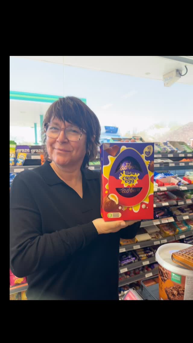 Finding one of the largest Cadberry eggs I've ever seen while visiting England! Winning!!! #eatmorechocolate
