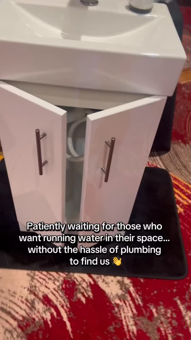 Hey you! We see you trying to find a modern, practical sink setup without the hassle (and cost) of plumbing 👀
You’re in the right place 🙌🏼
Our units give you hot & cold running water with consistent pressure, all without needing a mains connection 👌🏼
✔️ Fully compliant
✔️ Plug in and go
✔️ Built to last
✔️ Stylish, modern designs
#salon #airbnb #barbers #aestheticsclinic #outdoorliving