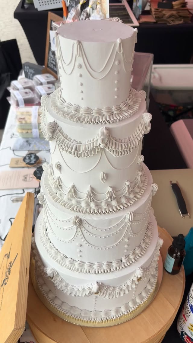 Last day to get the Almond poppy seed #minicake guys, they are so good, don’t miss out! Here at @gofarmersmarket from 9-12