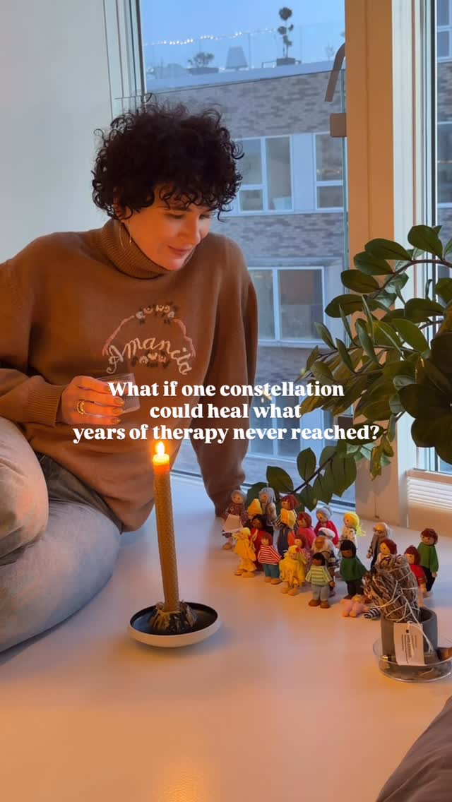 Those little wooden figures hold more than they seem.
This is me preparing for a one-on-one constellation session, and I want to let you in on something I don’t talk about enough:
alongside my group workshops, I also offer individual constellation sessions, both online and in person.
Just you, me, and the field.
Family constellations are unlike anything I’ve encountered in the healing world.
They don’t ask you to analyze, explain, or find the right words for what you’re carrying.
They go somewhere else entirely, somewhere beneath the stories, beneath the conscious
mind, into the deep unconscious layers where so much of our pain, our patterns, and our inherited loyalties actually live.
This is why people often experience a shift in a single session that years of talking hadn’t touched.
Not because talking is without value, but because some things were never held in language to begin with.
They live in the body, in the family system, in what was passed down without ever being named.
Individual constellations can support you with:
✦ Relationship patterns that keep repeating
✦ A sense of not belonging, or not feeling free to be yourself
✦ Grief, loss, or estrangement within the family
✦ Blocks around love, work, money, or health
✦ Ancestral trauma or family burdens you may be carrying unknowingly
The work is gentle. And it goes deep.
If you’ve been curious about individual sessions and what they might open for you, send me a message.
I’d love to connect and explore whether this is the right next step for you. 🤍