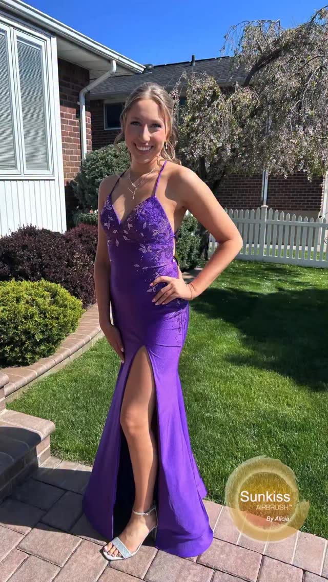 Congratulations @leah on your prom day 🤎
Looking beautiful, feeling amazing in your own skin—and still completely yourself with a well-crafted airbrush™ tan created just for you.
Leah took the time to do her trial, we custom-matched her color, saved her formula, and recreated it perfectly for prom night.
This is what a thoughtful, personalized glow looks like. ✨
#SunkissAirbrushByAlicia
#PromTan2026
#CustomAirbrushTan
#PromReadyGlow
#NaturalLookingTan
#PromBeautyPrep
#AirbrushTanExpert
#GlowForProm
#LongIslandSprayTan
#YourSkinButBetter