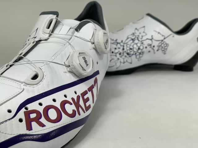 A little throwback
#rocket7 #customcyclingshoes #cyclinglife #cycling #customshoes