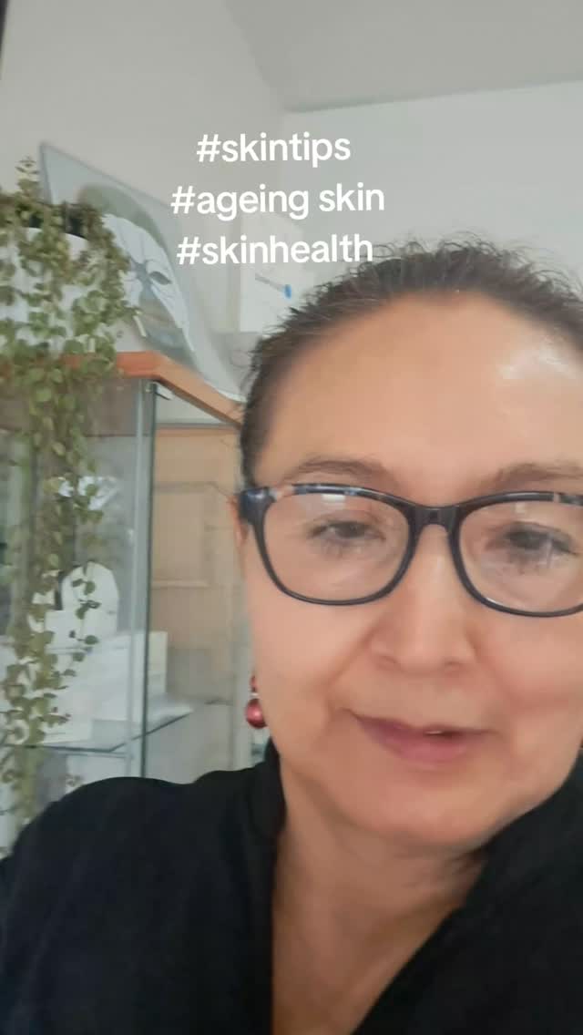 Things I wish I knew when I was younger💁♀️
Ageing doesn't mean the end, and although drastic changes are bound to happen to everyone during the process, we don't have to just sit and let it happen🤔
So here are some tips to help you along the way👇
⭐️ Adopt a healthy lifestyle by reducing alcohol consumption, smoking, & eating a balanced diet, consisting of lean protein and green vegetables.
⭐️ Start a skincare regime, but not just any skincare care. Find out what your skin needs are and invest accordingly.
⭐️ Avoid excessive sun exposure.
Most of the skin cells damage happens due to sun exposure, so if you want to preserve your youthful looks, now is the time to start.
⭐️Invest in a Good SPF we recommend 30+ & 50+
Be diligent & consistent.
You'll be glad you
did👋
@beautyblitzonqueen
#skincare
#skincaretips
#skincareexperts
#skincareexpertlogan
#skincareadvice