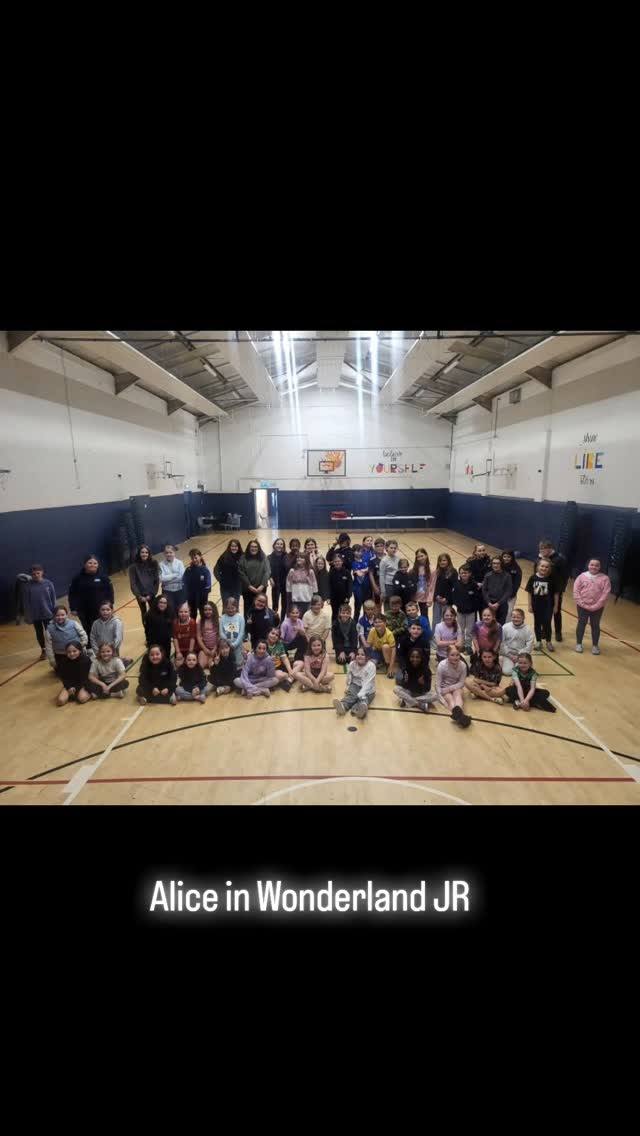 We had the cast of our little stars and Alice in Wonderland back in the centre tonight for our cast party. We had some food, watched our amazing show and done some dancing. Absolutely brilliant memories being created for this wonderful cast. Onto the next one!!!
#stmarysyouthcentretullamore #tullamore #aliceinwonderlandjr #youththeatre #kidsparty