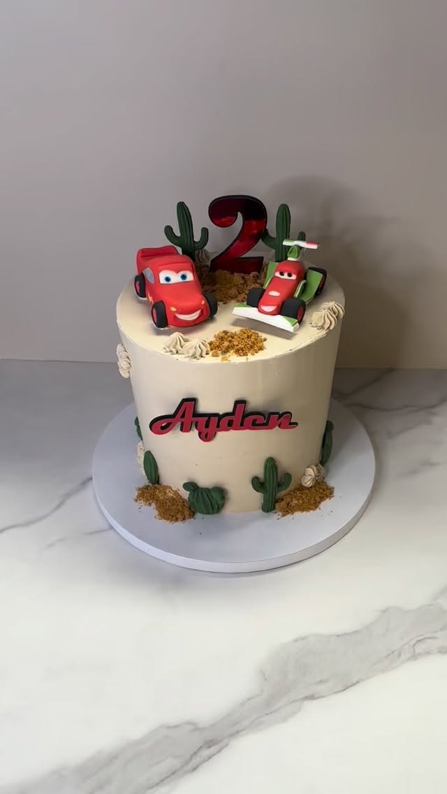 🏎️🏁
#sucreetcel #cake #ecublens #gateau #birthdaycake