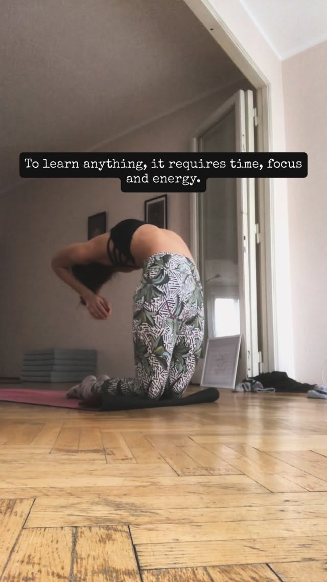 There are no shortcuts
Distrust anything that is fast and easy
After the long weekend holidays break, I’m back teaching the Online Mysore Program and in person classes at @ashtangayogakatowice
Also this upcoming weekend I’m going to Limassol, Cyprus to teach at @yogaloha_holistic_spirit 🌸 Come to practice 🤗
#kapotasana #ashtanga #ashtangayoga #ashtangapractice #yogapractice
