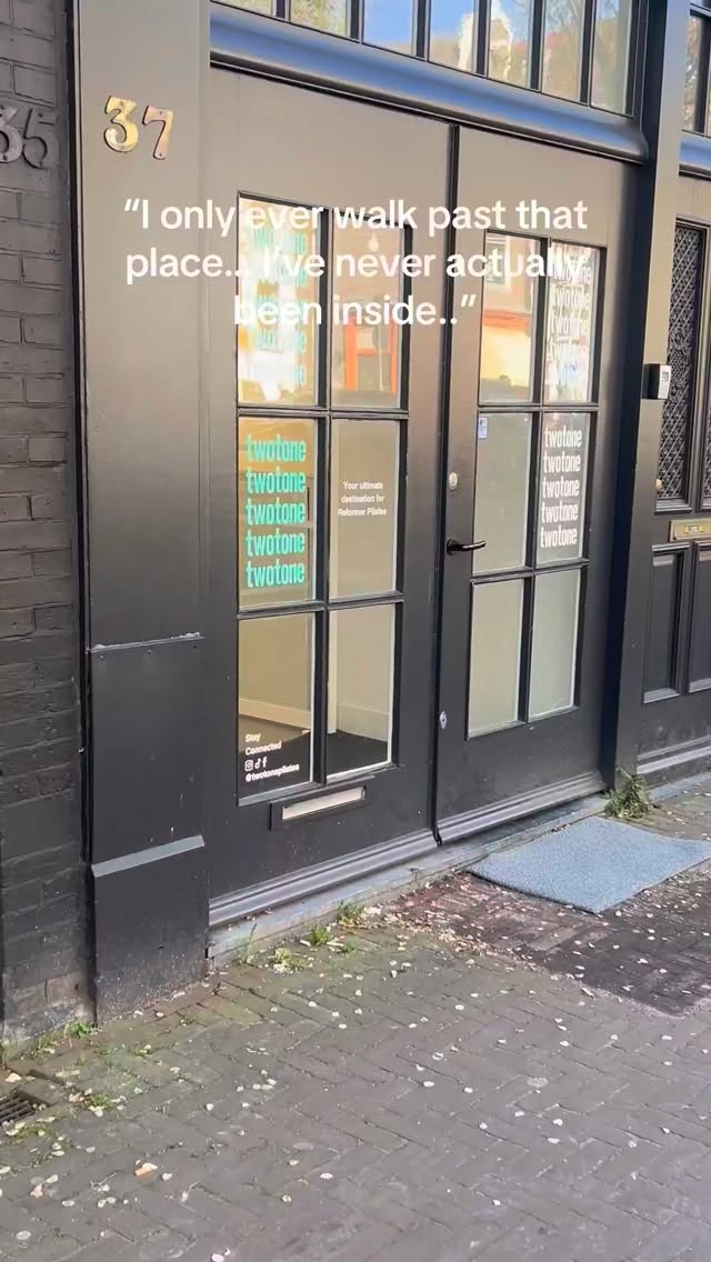 This is your sign to stop wondering and just book the class 🤭
#pilates #amsterdampilates #twotone