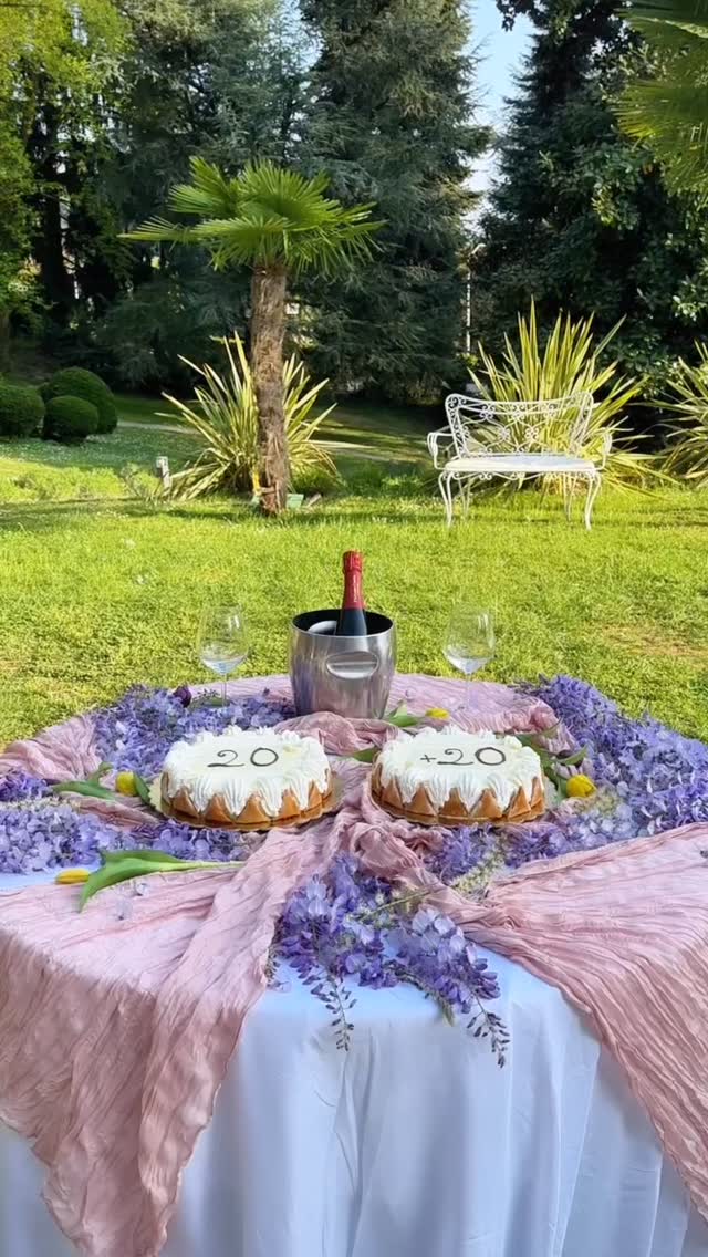 That’a party! @carolacogliati @ele_penny_ @matteoluccitelli
#privatevilla #family #food #birthday