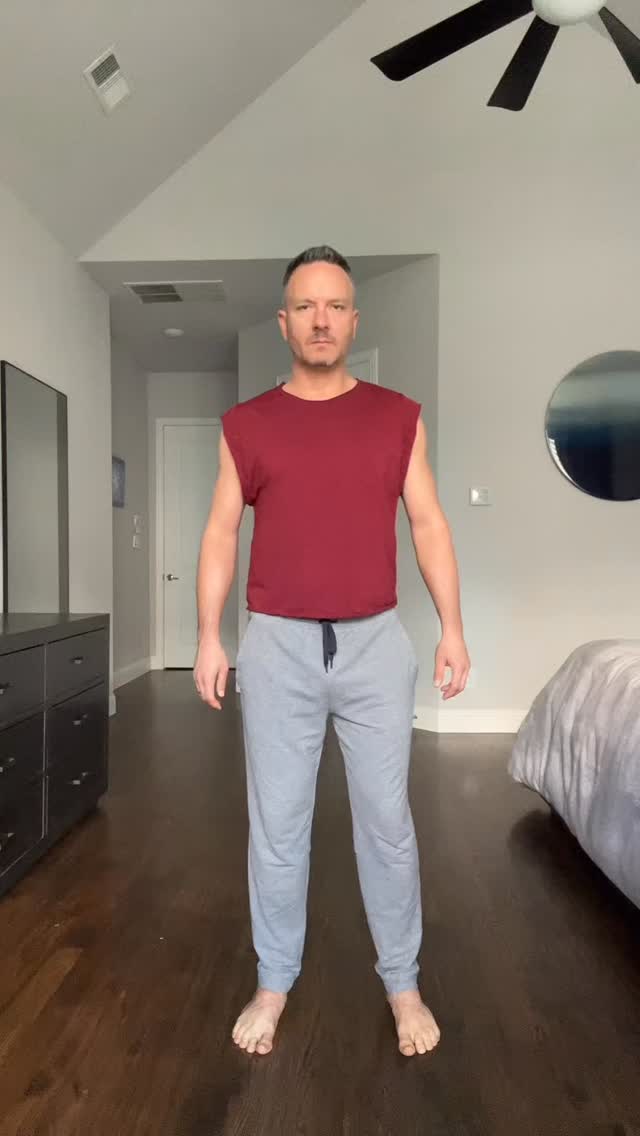 from casual to ready for the day
First outfit:
tank top: @wear_awry
joggers: @tommyjohnwear
Second outfit:
shirt: @mavijeans
jeans: @mavijeans
briefs: @teamm8
#ootdmen #menswear #outfittransition #outfitinspo