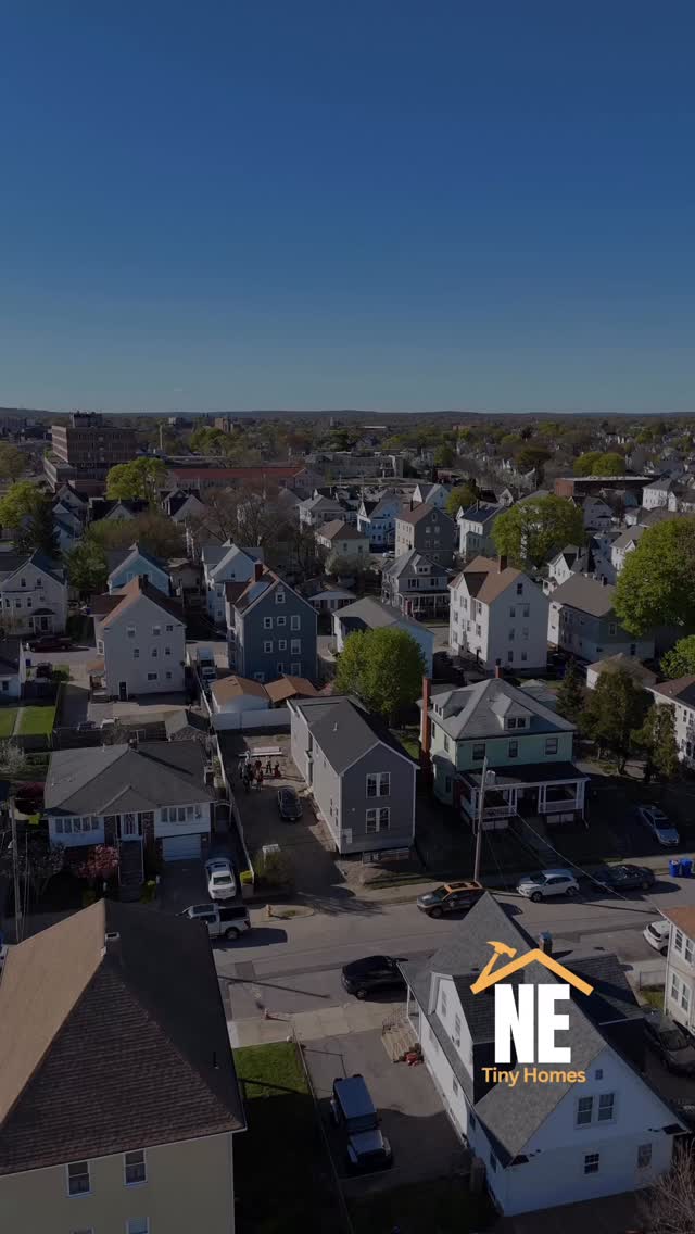 We spent the day with Foster Forward and Housing Network of Rhode Island capturing progress on this ongoing build—a single-family home with an ADU designed to create more supportive housing opportunities in Rhode Island.
Built by NE Tiny Homes.