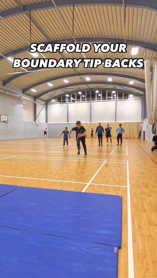 BOUNDARY TIP BACK
Safely scaffold your tip backs to develop both confidence and competence when chasing to the ropes.
â
Four point side roll
â
Half kneeling tip
â
Walking tip
â
Self feed running tip back
â
Angled running tip back
#fielding #cricket #athletic #movement #speed #tip #back #boundary #runs #save