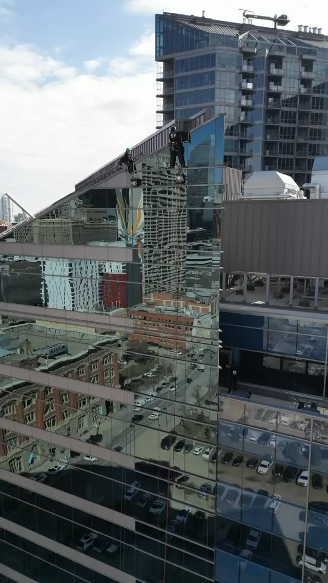 We’re so back! With the EDGE-MAT by @strepsystem for reliable edge protection on every job.
#ropeaccess #workatheight #ropeaccesstechnician #yyc whatsinyourkit