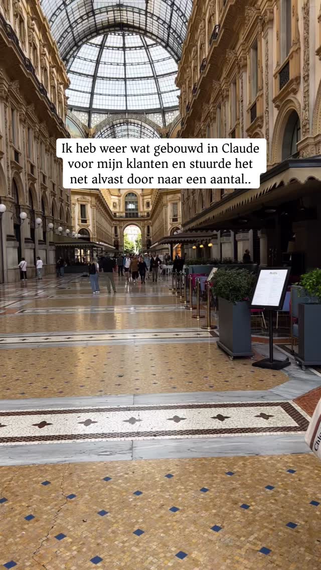 Een carrousel maken kost je normaal een uur (of langer, als we eerlijk zijn 🫠).
Hooks bedenken. Copy schrijven die opbouwt. Zorgen dat het in jouw branding past. En dan pas designen.
Ik heb in Claude een tool gebouwd die dat hele proces voor je doet.
Binnen 5 minuten heb je:
✔️ Een complete carrousel
✔️ Met opbouwende copy die converteert
✔️ In jouw branding
✔️ Geschreven in jouw tone of voice
En nee, niet zo mooi en uitgebreid als Canva… Maar het zware denkwerk, de structuur, de copy, de flow? Dat staat in een handomdraai klaar.
Vereiste: je hebt wel een Claude abonnement nodig om ‘m te kunnen gebruiken.
Reageer CLAUDE onder deze post en ik stuur ‘m je gratis toe. 💌
Woohoo ik mag best een beetje trots zijn. Heb er in ieder geval al 10 carrousels uit geknald EN ook voor Meta ads. Dubbelop handig.
Laat me vooral weten of je ook zo enthousiast bent :).