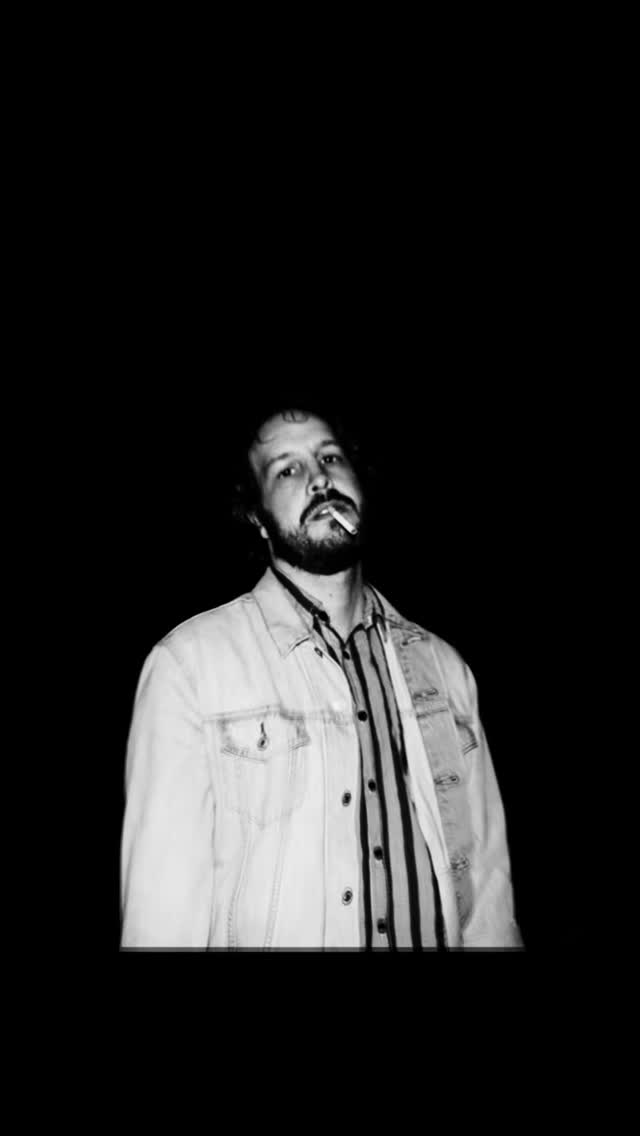 ANOTHER NEW SONG, AVAILABLE ONLY ON @soundcloud
CHILL VIBES CHECK IT OUT 🙏
📸 @papr.text
