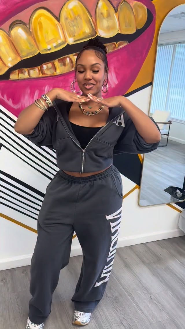 Thanks @officialprettysavage for coming in and getting your golds polished and placing another order ! Can’t wait for yall to see ❤️❤️
Go stream her music on all platforms !! 🎶🎤