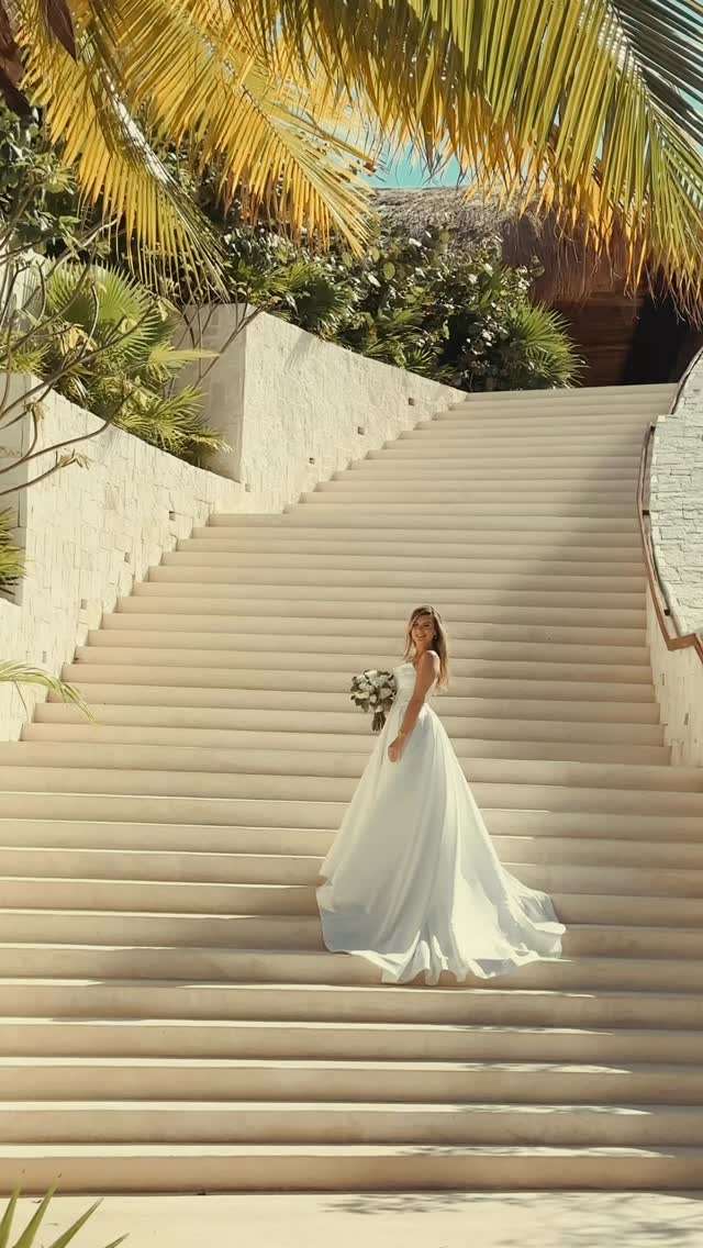 It’s been such a pleasure working with @unitedtravelllc 🤍 Here is a just a little sneak peek on what’s to come.
A beautiful congratulations to the most amazing couple;
Garett & Morgan 🤍🌊💍
Travel + Planning - @unitedtravelllc
Videographer - @dreamartweddings
Venue - @secretsplayablanca
Decor/Florist - @essenzariviera
DJ/MC - @weddingsencore
Desserts - @lluviadeazucarmx
Bride - @surfercharm
Groom - @garrettmholloway