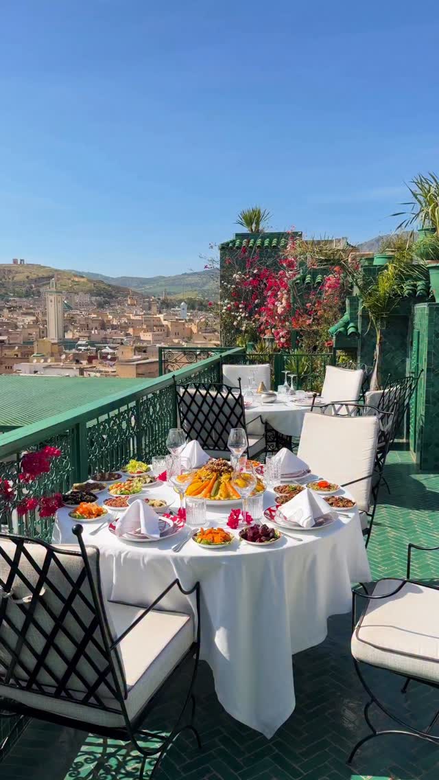 Spring has arrived at the palace 🌸
Lunch is calling… join us on our sunlit rooftop terraces, where every moment is paired with breathtaking views over the medina ✨🤍
#moroccanfood #morocco🇲🇦 #maroc #couscous #palaisdefes