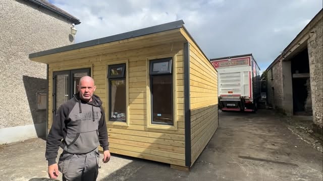 Here is a 5x5M cabin with internal room (could be used for storage or bathroom)
Perfect for open plan 1 bedroom
Or hair salon/beauty salon 💇♀️
Fully insulated throughout with 100mm
2 600x1500mm windows
French door 1800x2100mm
All A rated Double Glaze PVC
Send a message for further details #MORANTIMBERCABINS
