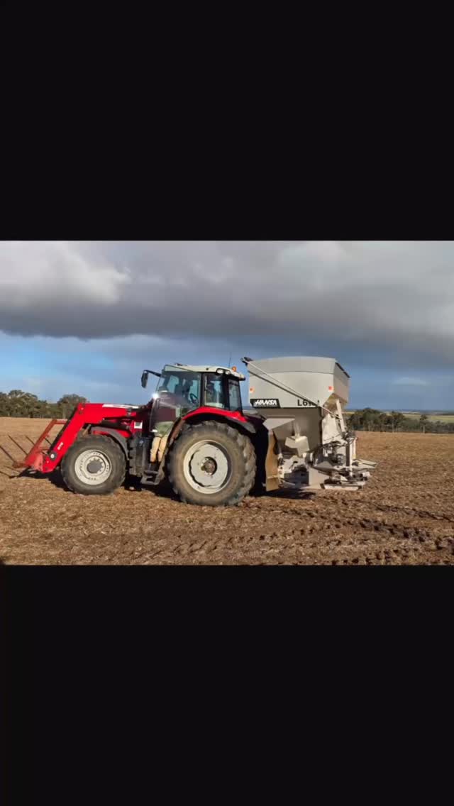 Spreading conditions were spot on in Frankland River, with the MF 7720S paired up to a Hansa L6 linkage spreader delivering an even, efficient application of slug pellets.
Hansa spreaders are built for accuracy and reliability, making them a solid choice for growers needing consistent coverage across the paddock.
Equipped with certified load cells and a Topcon rate controller, the system links seamlessly with the in-cab Topcon AGS-2/X25 autosteer in the Massey, ensuring precise application every time.
A tidy setup getting the job done right.
Get in touch with Southern Forest Machinery to discuss your new Hansa spreader requirements.
08 9777 2100
admin@southernforestmachinery.com.au
#hansaspreaders #franklandriver #spreading