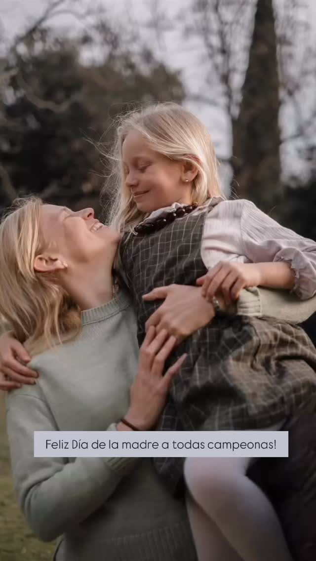 In the middle of the chaos,
there’s laughter, warmth, and love.
That’s motherhood.
En medio del caos,
hay risas, calor y amor.
Eso es la maternidad.
Happy Mother’s Day!
Feliz día de la madre!